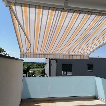 Apartments Donella Umag Exterior foto